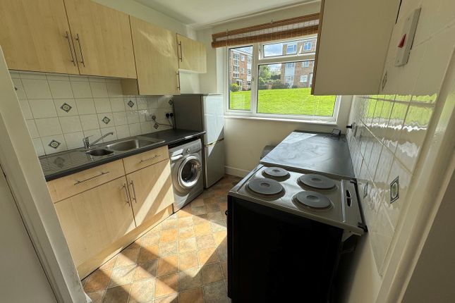 Flat to rent in Haig Court, Chelmsford
