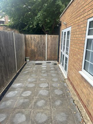3 D Summerhill Road, Tottenham, London photo 3