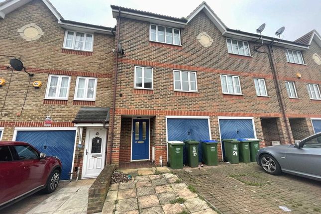 Thumbnail Town house to rent in Fairway Drive, London