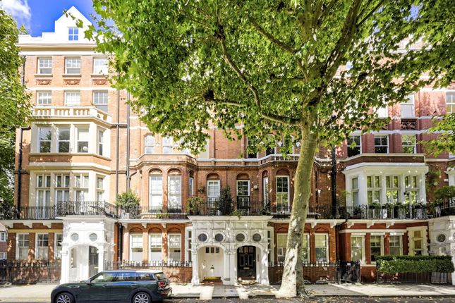 Thumbnail Flat to rent in Collingham Gardens, South Kensington, London