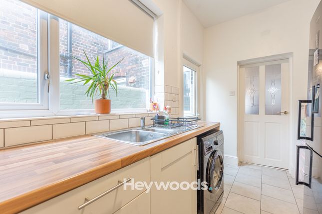 8 Warwick Street, Newcastle photo 3