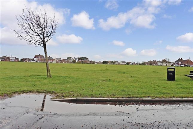 92, Greenway, Lydd photo 5