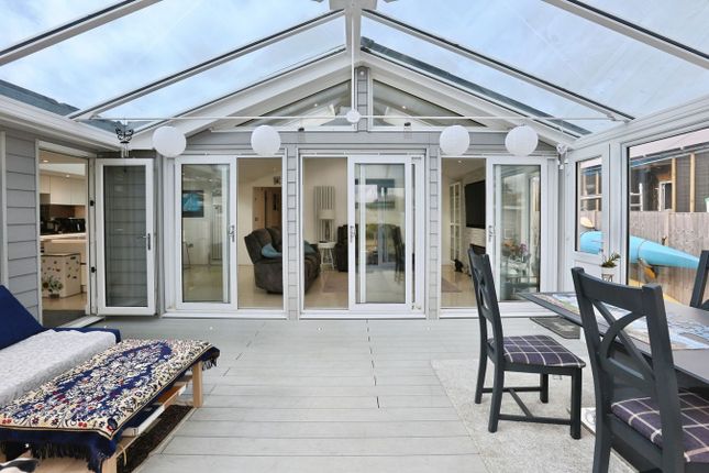 44 Meon Shore Huts, Meon Road, Fareham photo 4