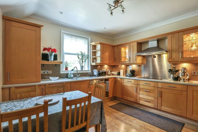 Flat 1, 155, Parkstone Avenue, Dorset photo 4