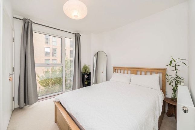 Flat 13, Farlow House, 115, Loughborough Park, London photo 4