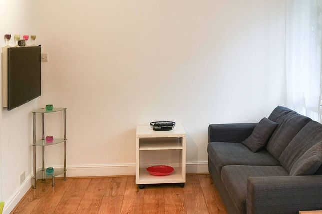 Flat to rent in Warwick Crescent, Little Venice, London