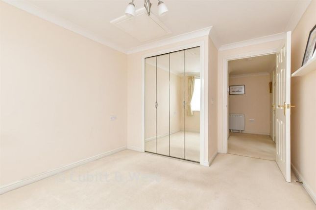 18, Caen Stone Court, Arundel photo 4