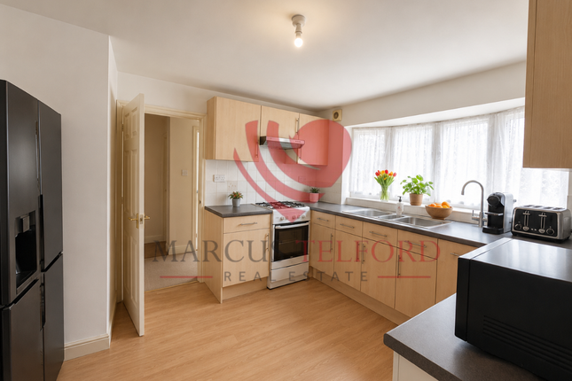 129a, Hall road, Isleworth photo 4