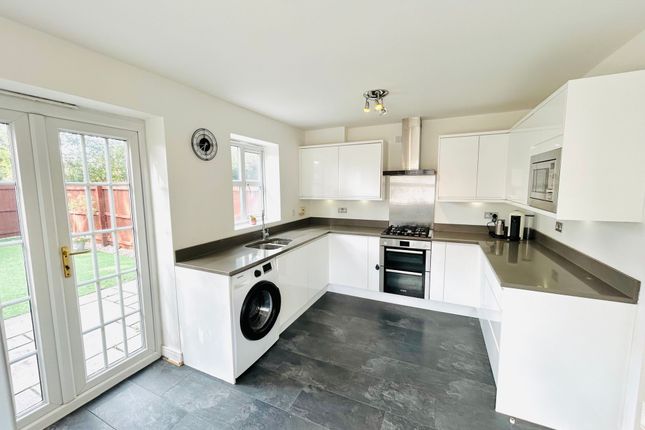 17 Springbank Gardens, Lymm photo 2