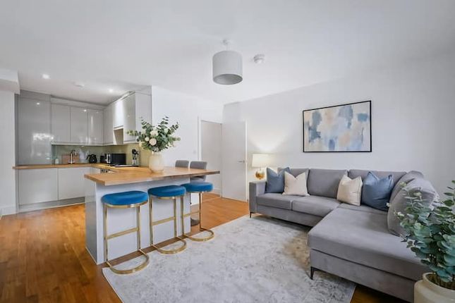 3 Victoria Grove, London photo 4