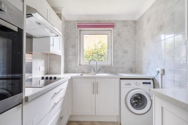 Flat 44, Redwood Manor,, Tanners Lane, Surrey photo 2