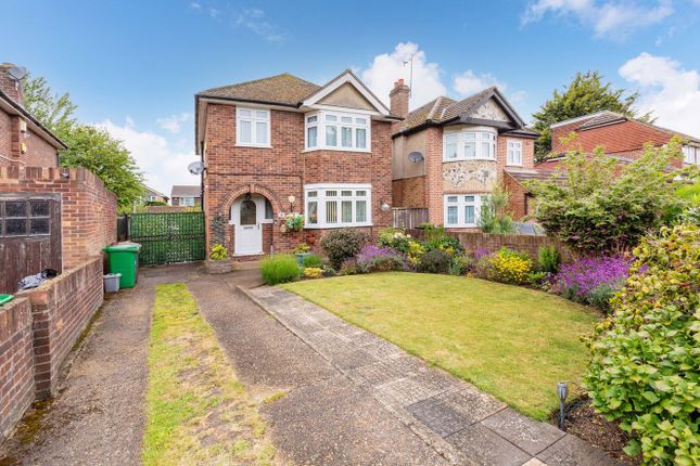 3-bed house on 8, Meadowbrook Close, Colnbrook, £575,000