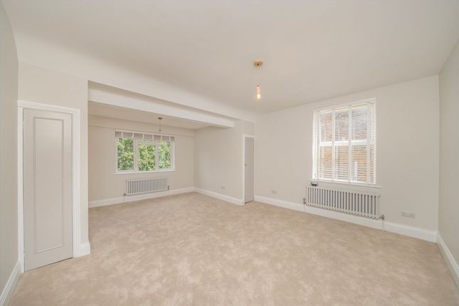 Flat 7, 5, Parklands, Surbiton photo 2