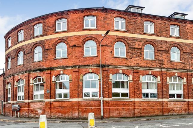 2-bed flat on 6 Copperfield House Brigg Road, Barton-Upon-Humber, £73,000