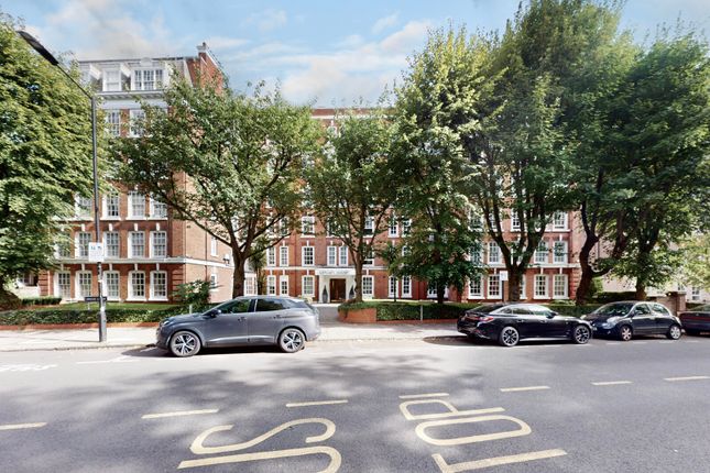 Flat for sale in Circus Lodge, Circus Road, London