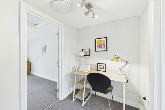 First Floor Flat, 10 Howard Street, Reading photo 3