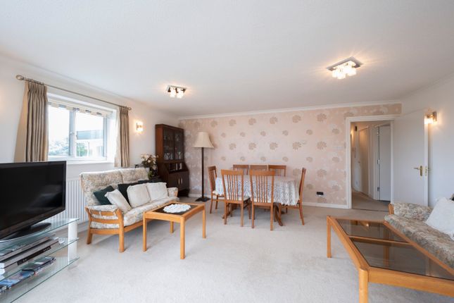 Flat for sale in Portsmouth Road, Surbiton