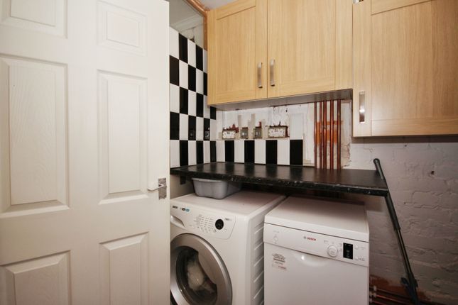 92, Middlecotes, Coventry photo 4