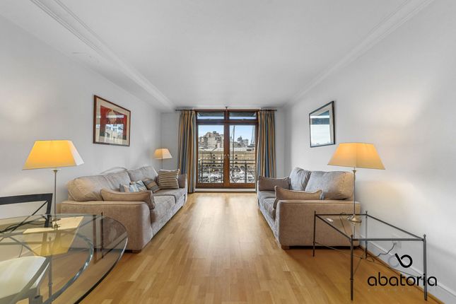 Flat 42, Shearwater Court, St Katharine Docks photo 4
