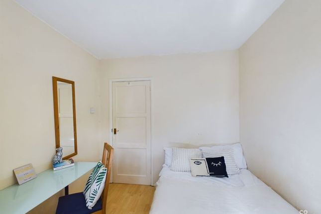 12 Southmount, Brighton photo 3
