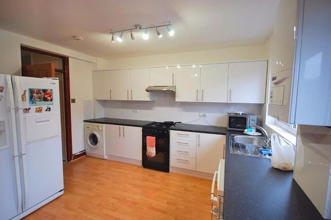 90 NORTON ROAD, WEMBLEY photo 4