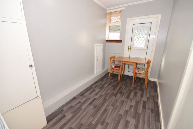 8 Carrick Crescent, Wishaw photo 4