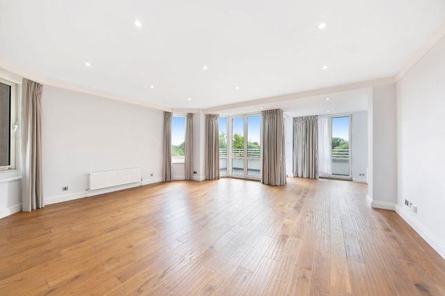 Flat to rent in Porchester Gate, Bayswater Road, London