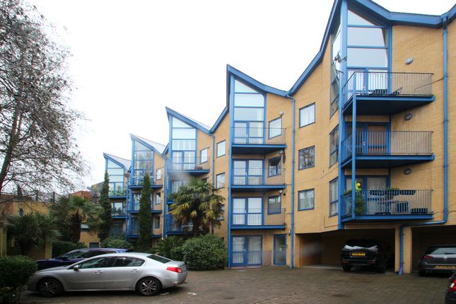Thumbnail Flat to rent in Edison Road, Bromley