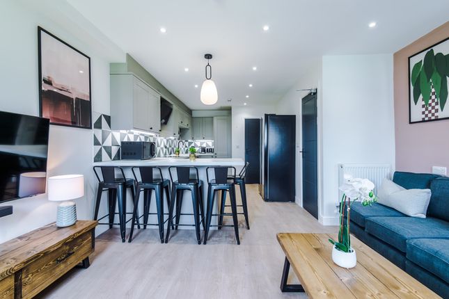 7, Capricorn Way, Salford photo 4