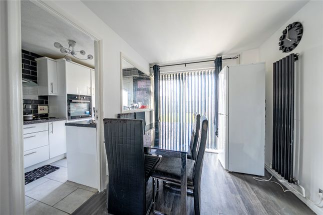23, Birkdale Rise, Leeds photo 4