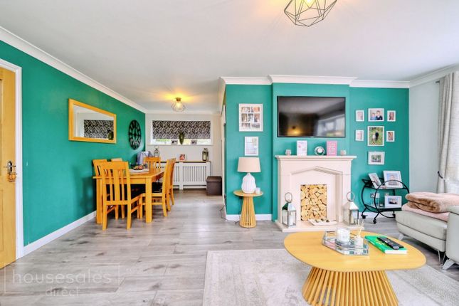 22a, Oak Road, New Milton photo 3