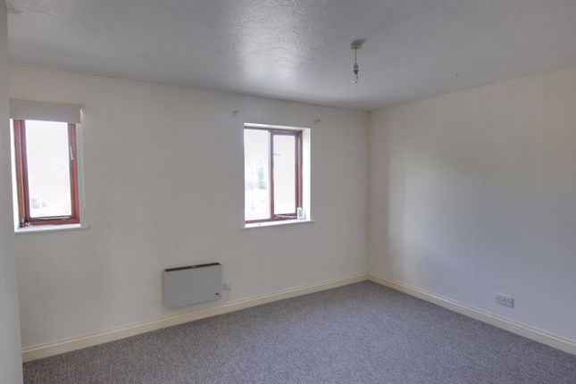 6, Mead Court, Trowbridge photo 4