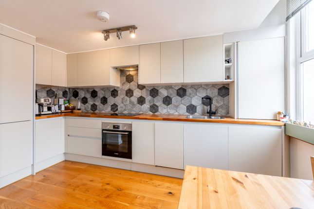 13B, Linthorpe Road, London photo 4