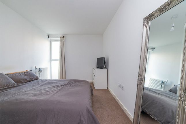 Flat for sale in Ruby Court, Cabot Close, Croydon