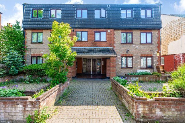 Flat for sale in Mawney Road, Romford