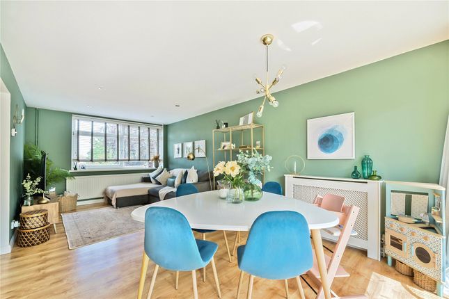 Flat 13,, St Vincent Road, Surrey photo 2