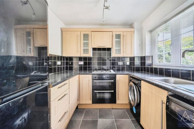 15, Krohn Close, Buckinghamshire photo 3