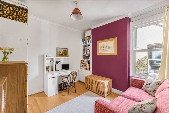 Flat for sale in Burnt Ash Lane, Bromley