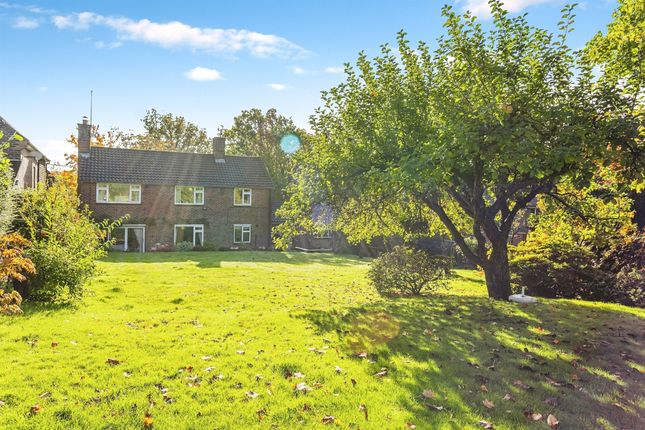 Thumbnail Detached house for sale in Gander Hill, Lindfield, Haywards Heath