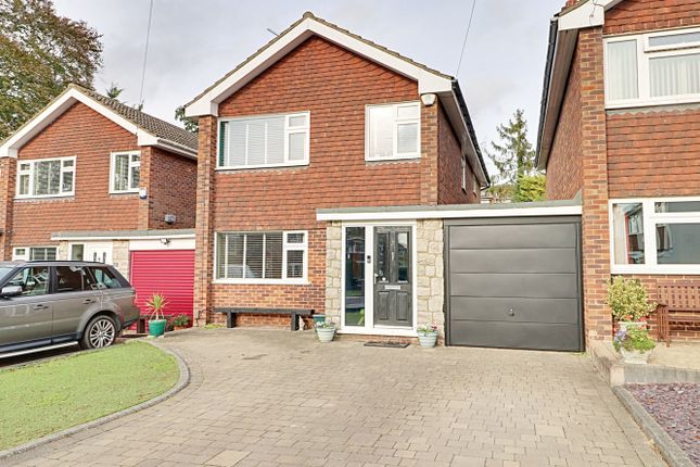 Thumbnail Link-detached house for sale in Stoneleigh, Sawbridgeworth