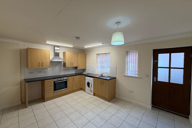 5 Ormes Yard, Church Street, Atherstone photo 4