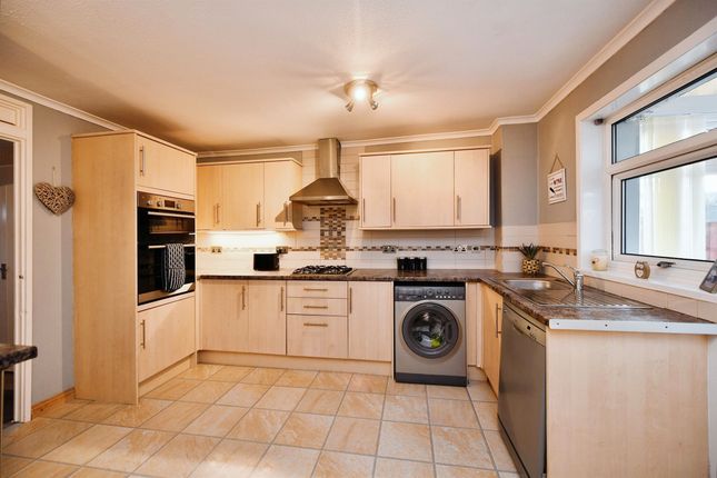 End terrace house for sale in Hillshaw Green, Bourtreehill South, Irvine