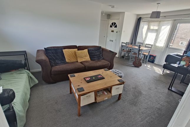 38, Highbrook, Corby photo 4