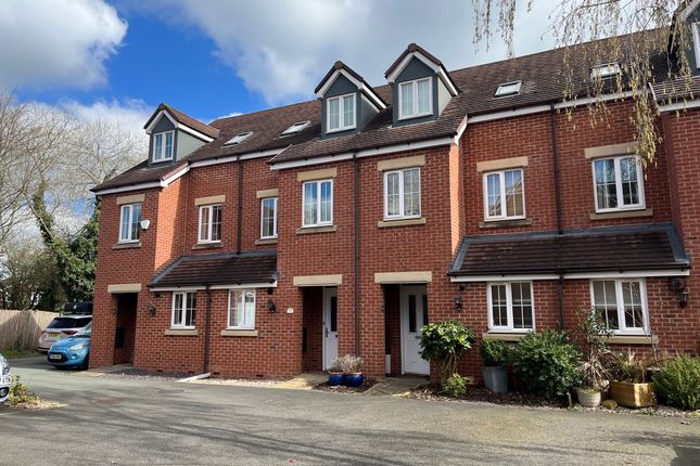 3-bed house on 14, The Limes, Uttoxeter, £1,100/mo