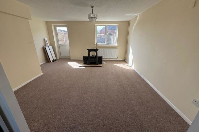 127, Oaktree Crescent, Bristol photo 5