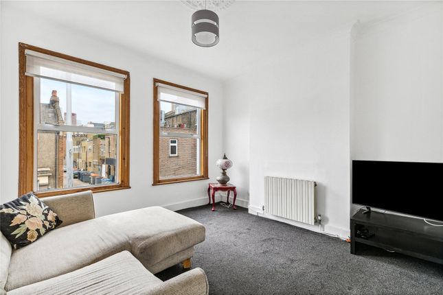 Maisonette for sale in Cowthorpe Road, London