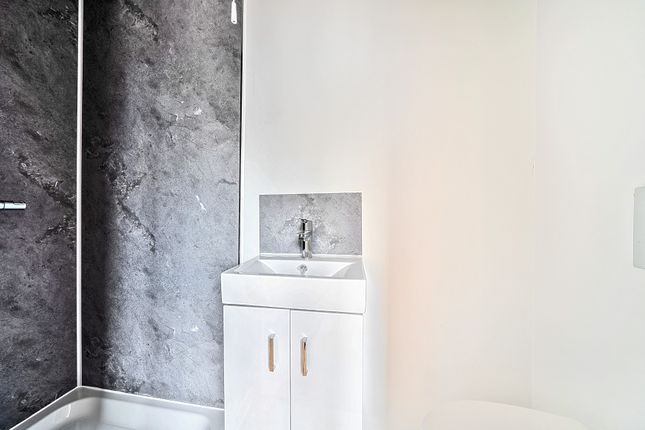 32 (Room 4), Bell Street, Maidenhead photo 5