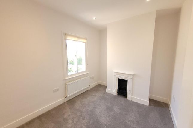 16, Aysgarth Road, London photo 3