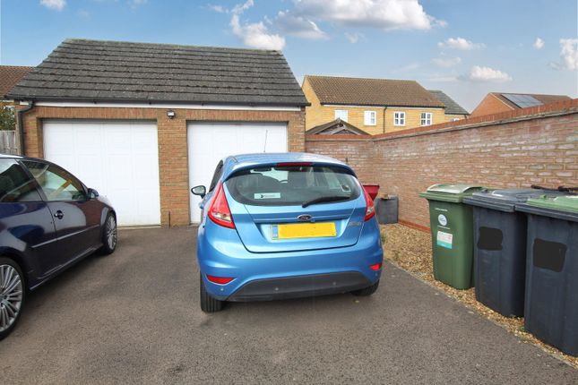39, Goldfinch Drive, Sandy photo 4