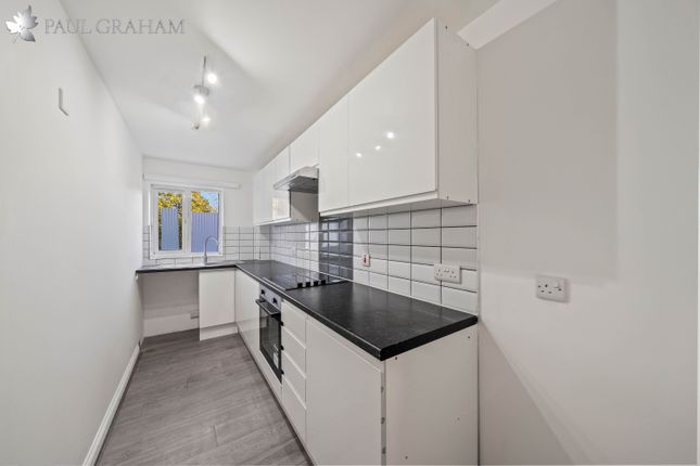 Primrose Close, Hackbridge photo 4